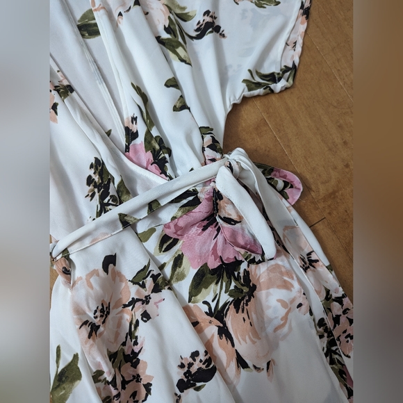 Dynamite Maxi Floral Wrap Kimono Robe Dress - Picture 4 of 5